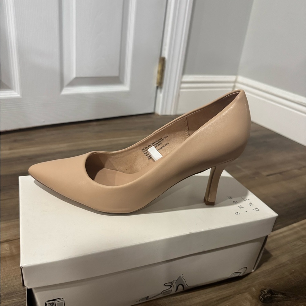 Tan Heels